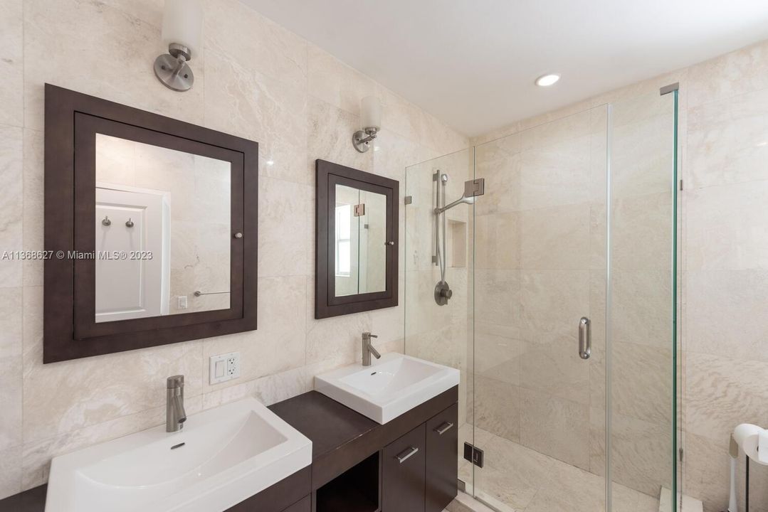 Recently Sold: $2,650,000 (4 beds, 3 baths, 1980 Square Feet)