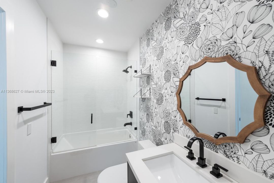 Recently Sold: $2,650,000 (4 beds, 3 baths, 1980 Square Feet)