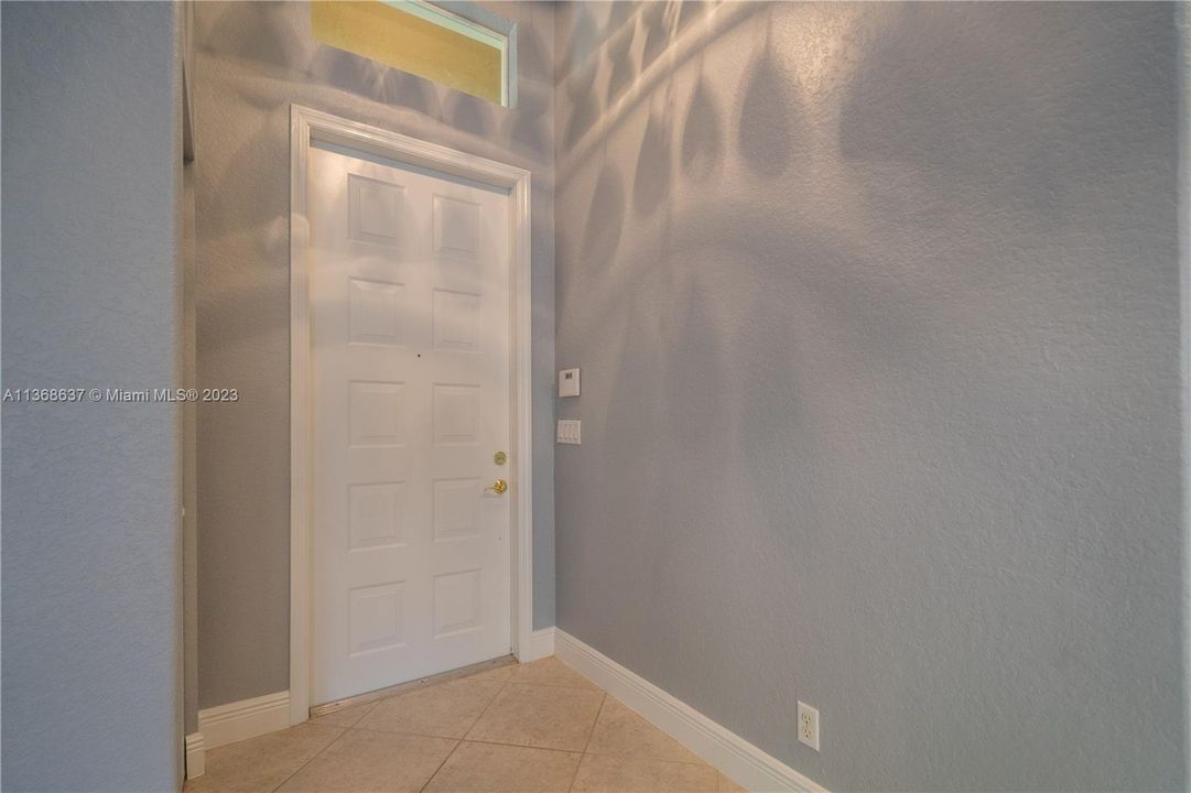 Recently Rented: $4,350 (3 beds, 2 baths, 1839 Square Feet)