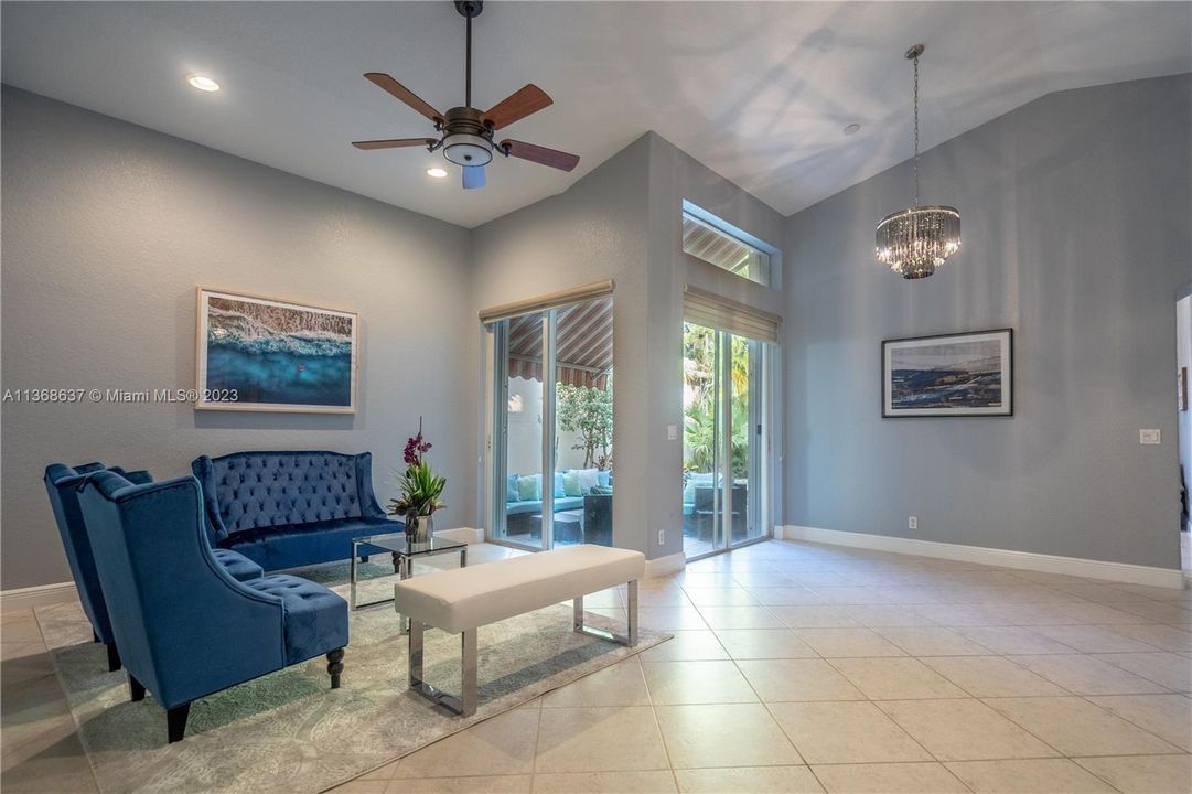 Recently Rented: $4,350 (3 beds, 2 baths, 1839 Square Feet)