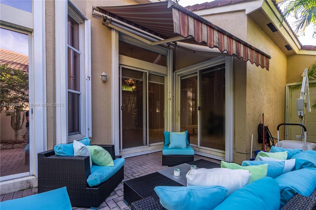 Recently Rented: $4,350 (3 beds, 2 baths, 1839 Square Feet)