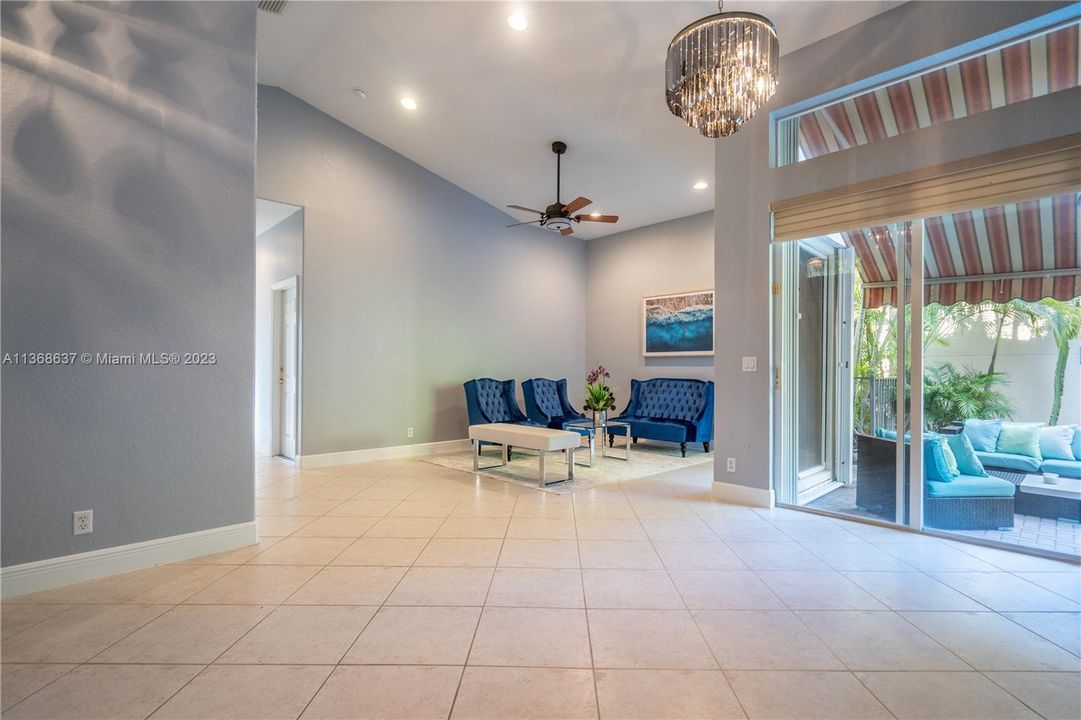 Recently Rented: $4,350 (3 beds, 2 baths, 1839 Square Feet)