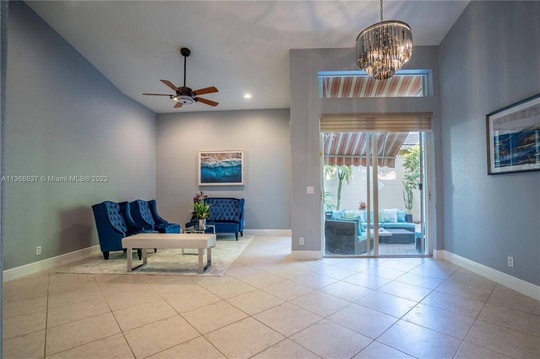 Recently Rented: $4,350 (3 beds, 2 baths, 1839 Square Feet)