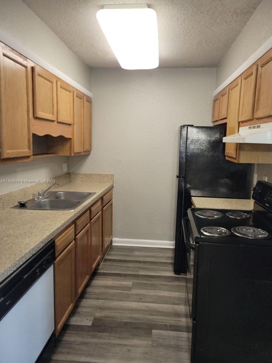 Recently Rented: $1,075 (1 beds, 1 baths, 0 Square Feet)