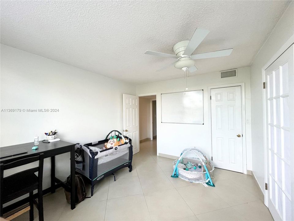 Recently Sold: $250,000 (2 beds, 2 baths, 1058 Square Feet)