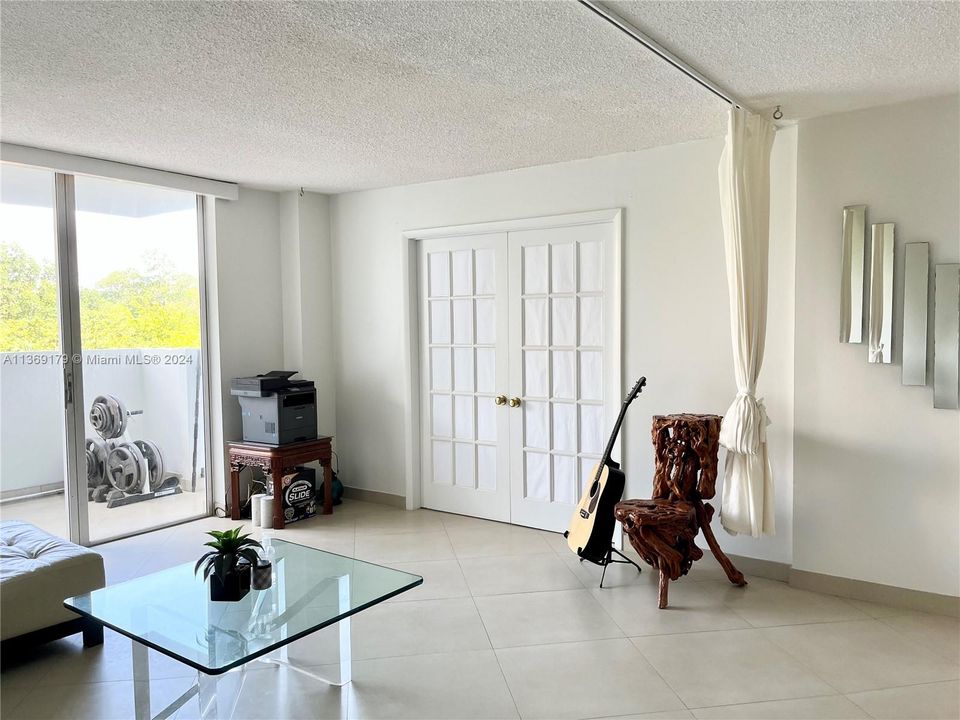 Recently Sold: $250,000 (2 beds, 2 baths, 1058 Square Feet)