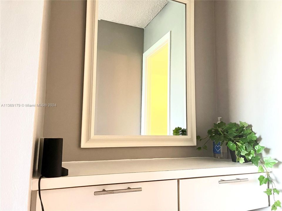 Recently Sold: $250,000 (2 beds, 2 baths, 1058 Square Feet)