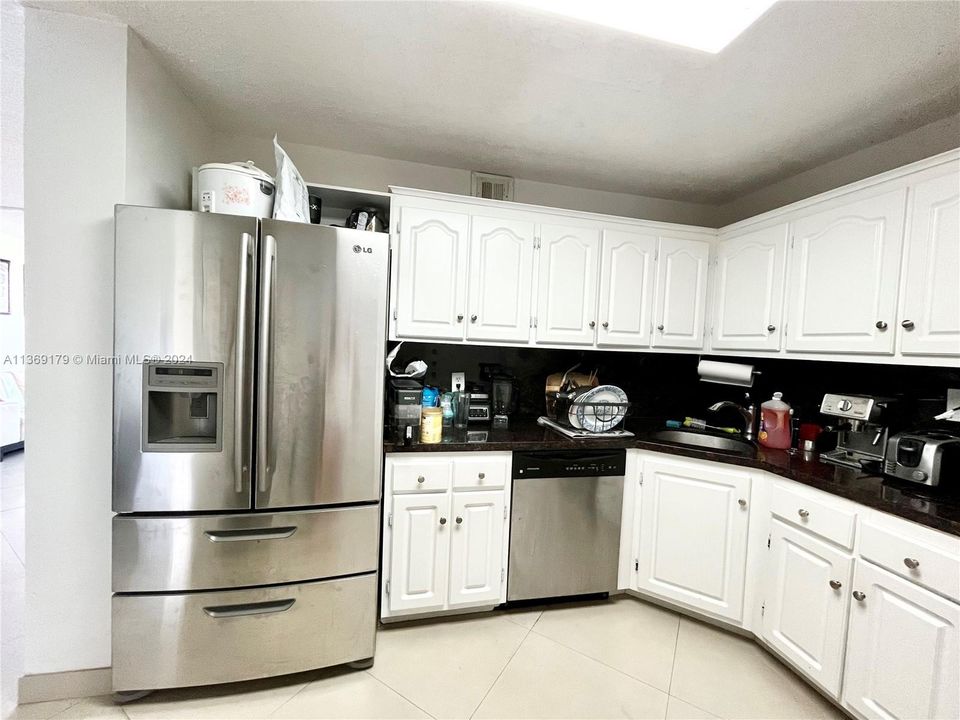 Recently Sold: $250,000 (2 beds, 2 baths, 1058 Square Feet)