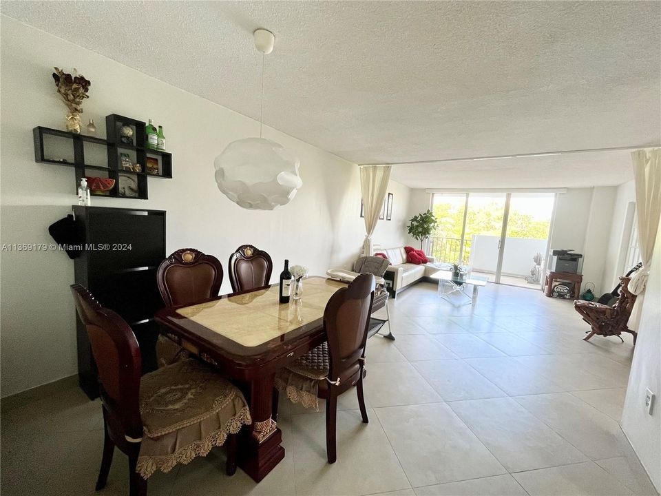 Recently Sold: $250,000 (2 beds, 2 baths, 1058 Square Feet)