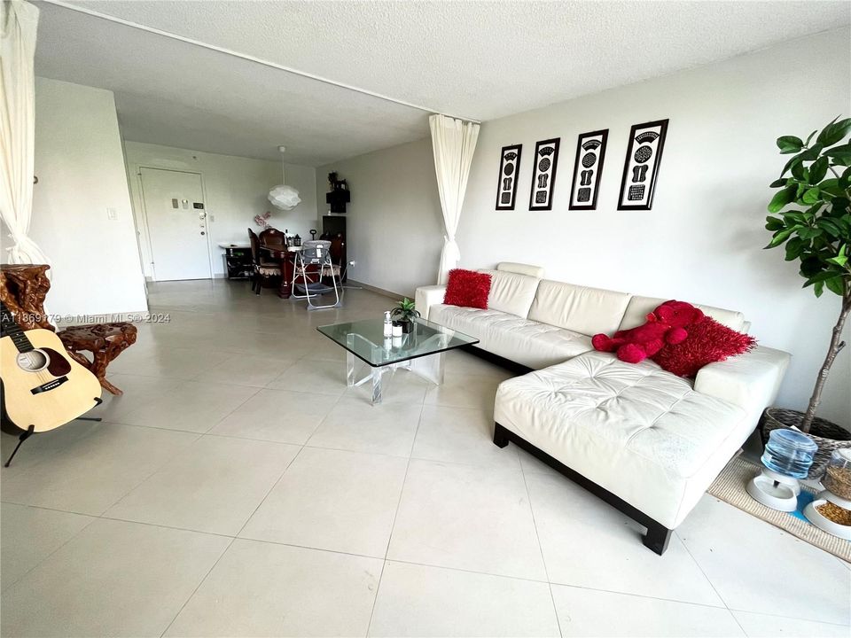 Recently Sold: $250,000 (2 beds, 2 baths, 1058 Square Feet)