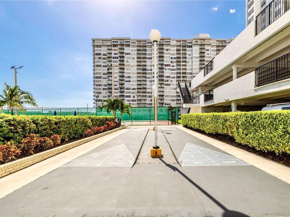 Recently Sold: $250,000 (2 beds, 2 baths, 1058 Square Feet)