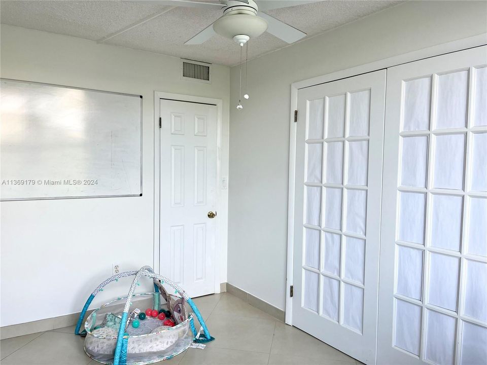 Recently Sold: $250,000 (2 beds, 2 baths, 1058 Square Feet)