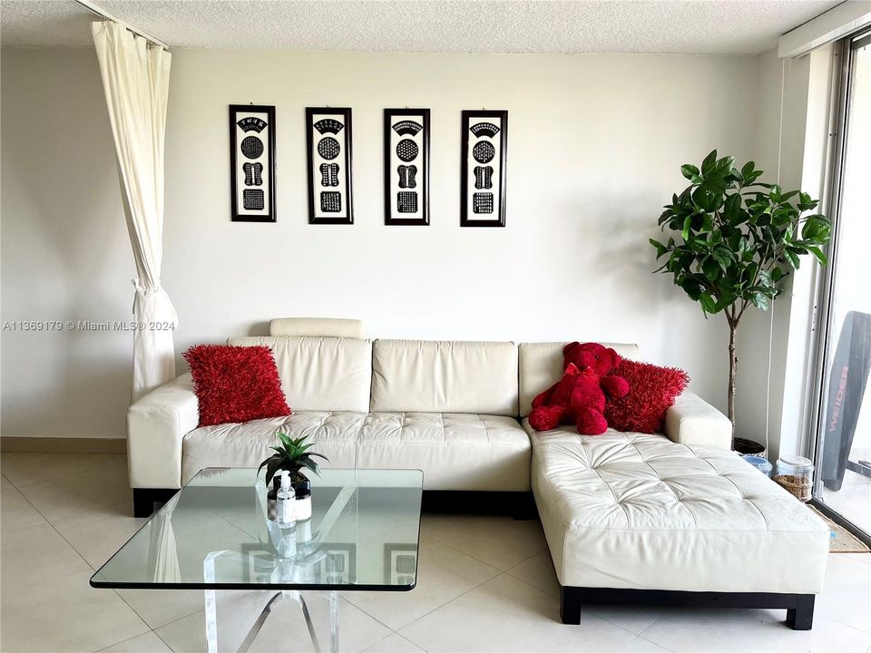 Recently Sold: $250,000 (2 beds, 2 baths, 1058 Square Feet)