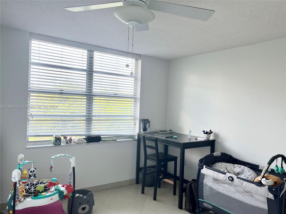 Recently Sold: $250,000 (2 beds, 2 baths, 1058 Square Feet)