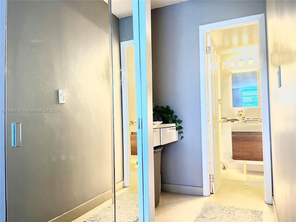 Recently Sold: $250,000 (2 beds, 2 baths, 1058 Square Feet)