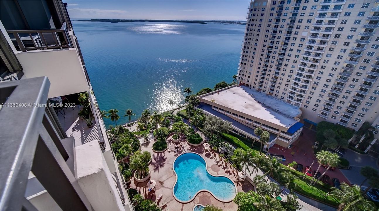 Recently Sold: $459,900 (1 beds, 1 baths, 724 Square Feet)