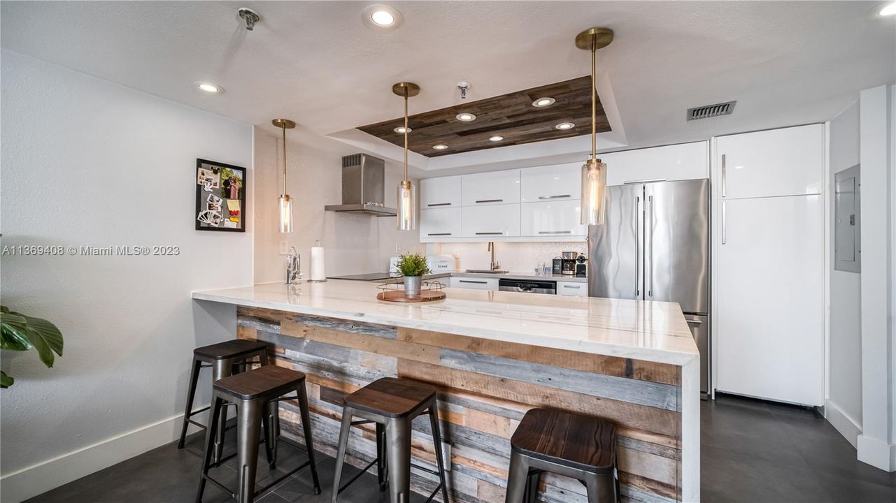 Recently Sold: $459,900 (1 beds, 1 baths, 724 Square Feet)