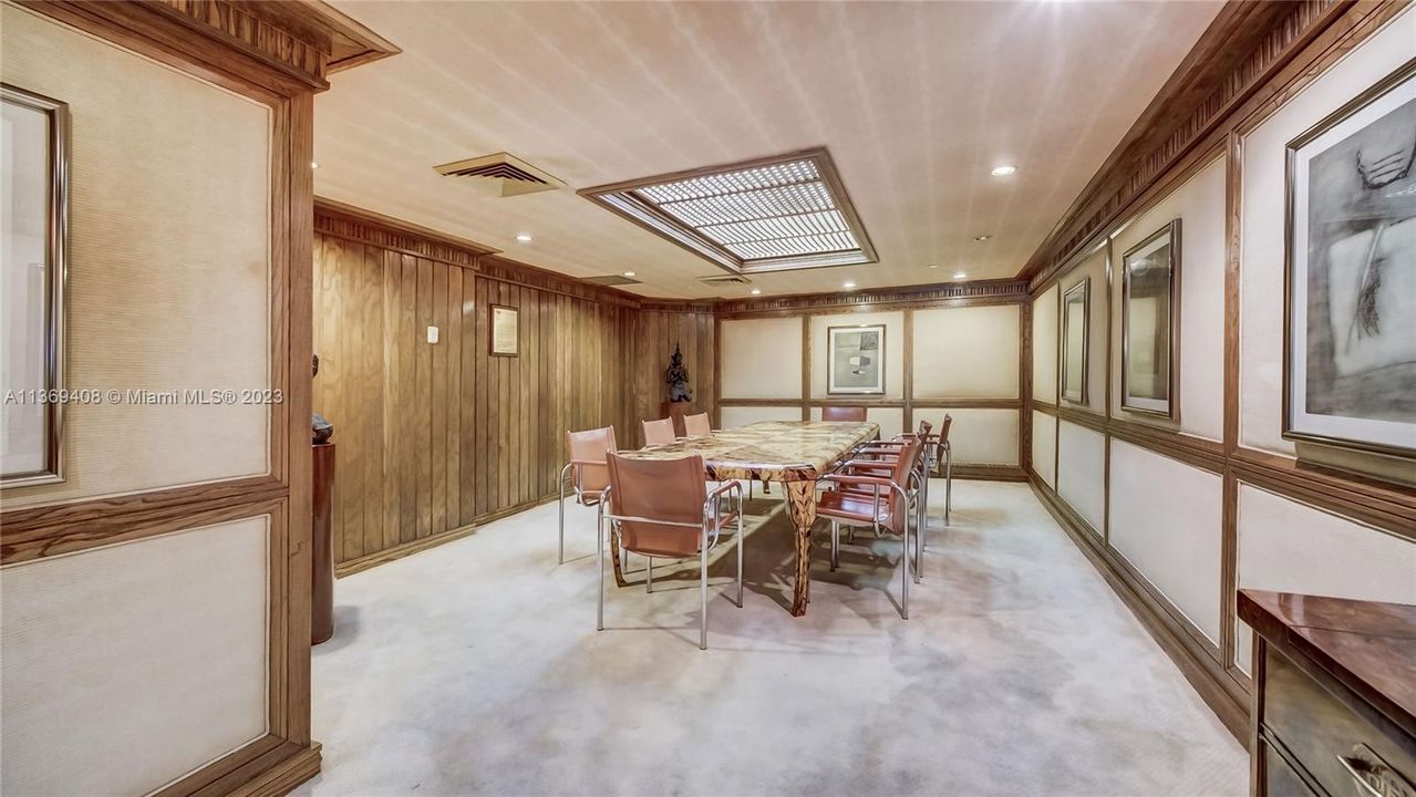 Recently Sold: $459,900 (1 beds, 1 baths, 724 Square Feet)