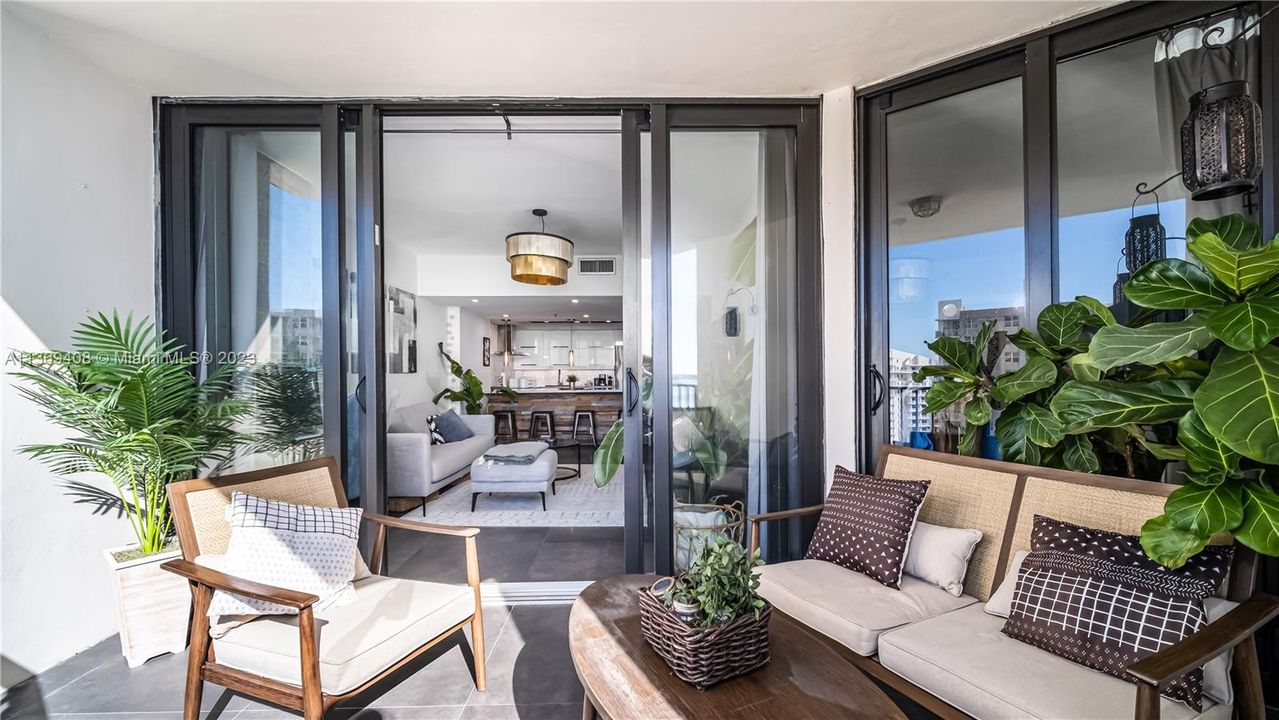 Recently Sold: $459,900 (1 beds, 1 baths, 724 Square Feet)