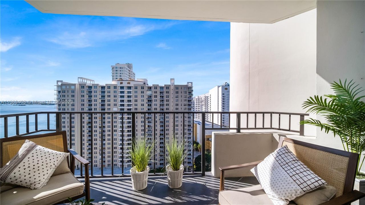 Recently Sold: $459,900 (1 beds, 1 baths, 724 Square Feet)