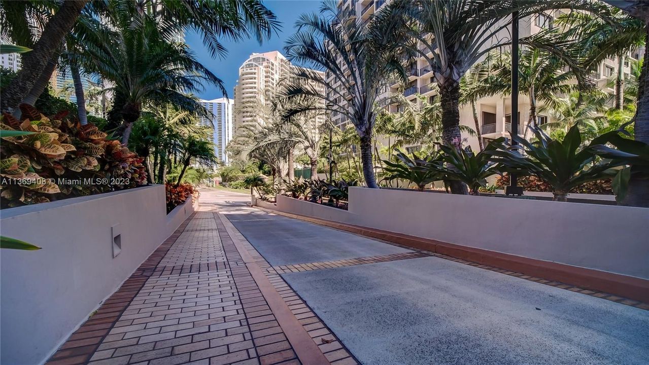 Recently Sold: $459,900 (1 beds, 1 baths, 724 Square Feet)