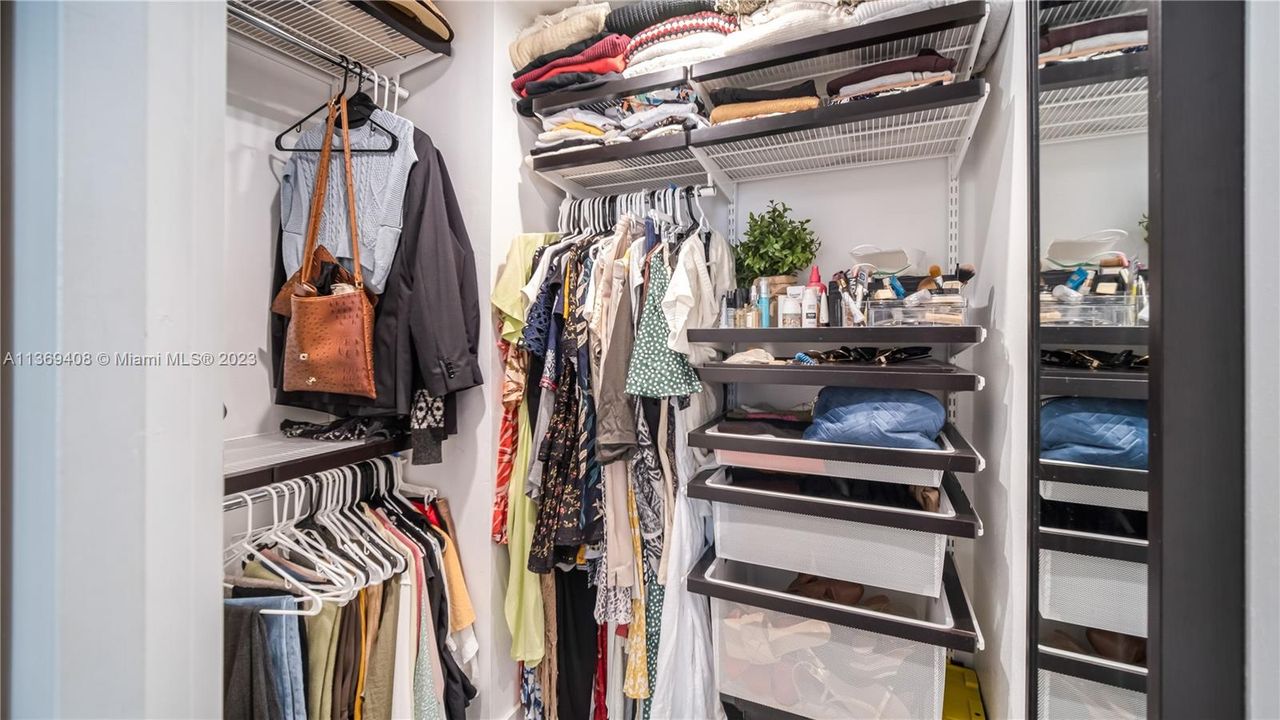 Recently Sold: $459,900 (1 beds, 1 baths, 724 Square Feet)