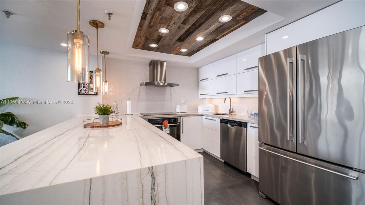 Recently Sold: $459,900 (1 beds, 1 baths, 724 Square Feet)