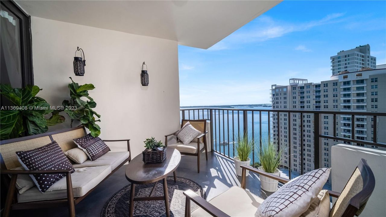 Recently Sold: $459,900 (1 beds, 1 baths, 724 Square Feet)