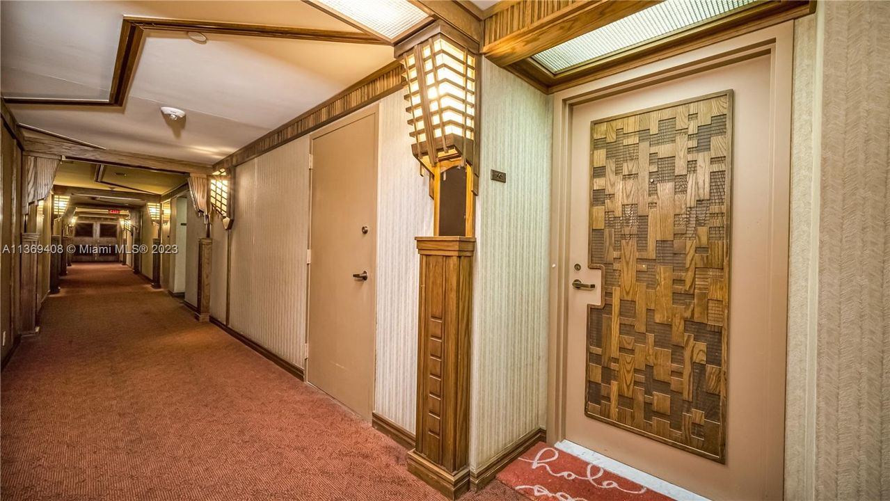 Recently Sold: $459,900 (1 beds, 1 baths, 724 Square Feet)