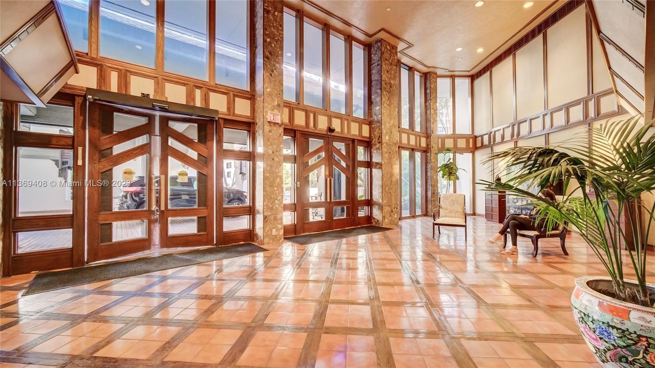 Recently Sold: $459,900 (1 beds, 1 baths, 724 Square Feet)