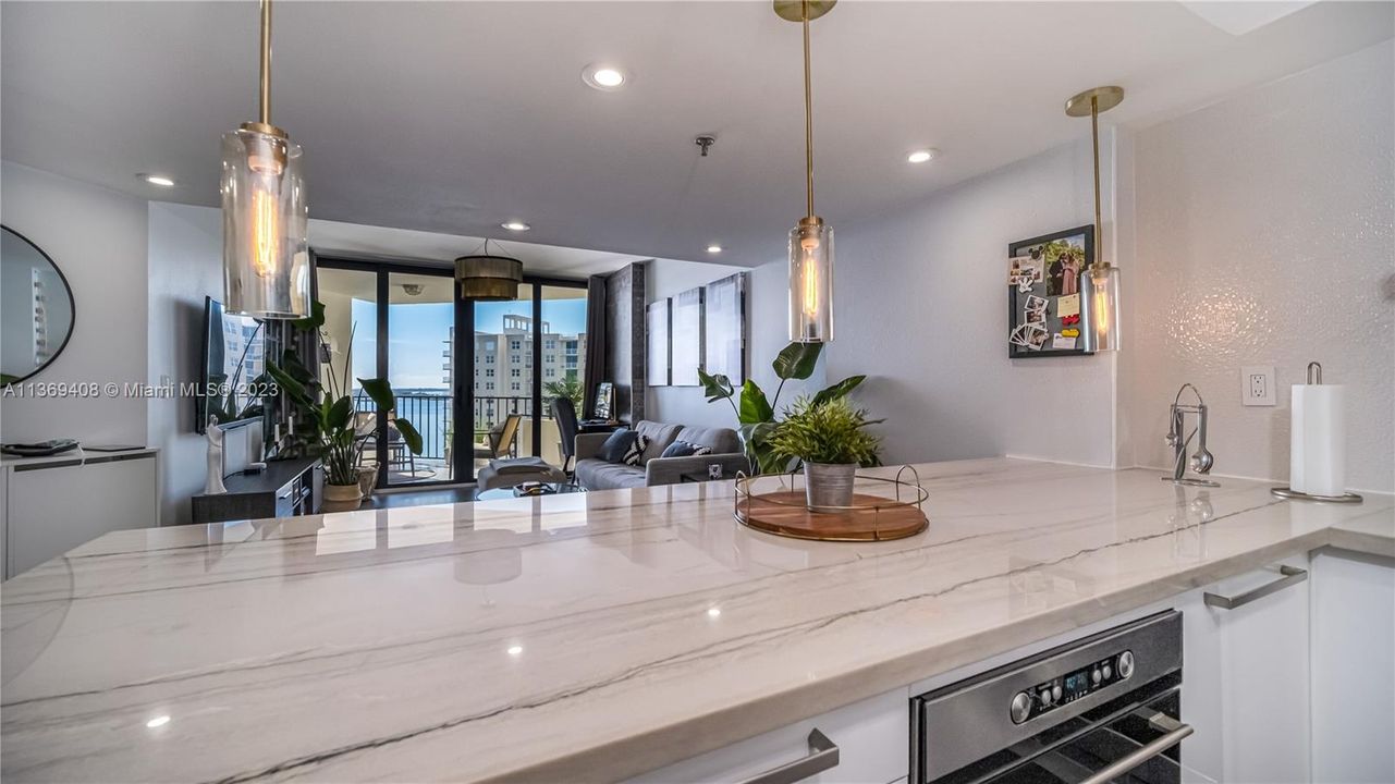 Recently Sold: $459,900 (1 beds, 1 baths, 724 Square Feet)