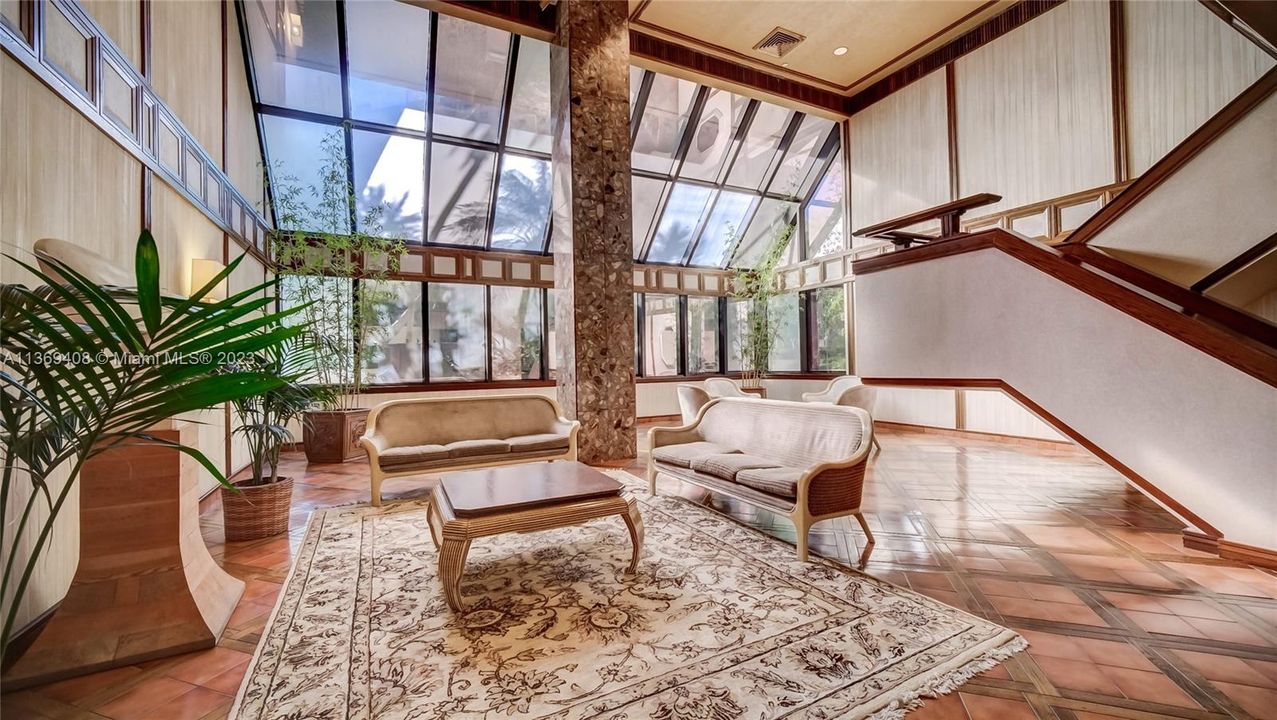 Recently Sold: $459,900 (1 beds, 1 baths, 724 Square Feet)