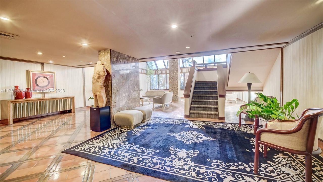 Recently Sold: $459,900 (1 beds, 1 baths, 724 Square Feet)