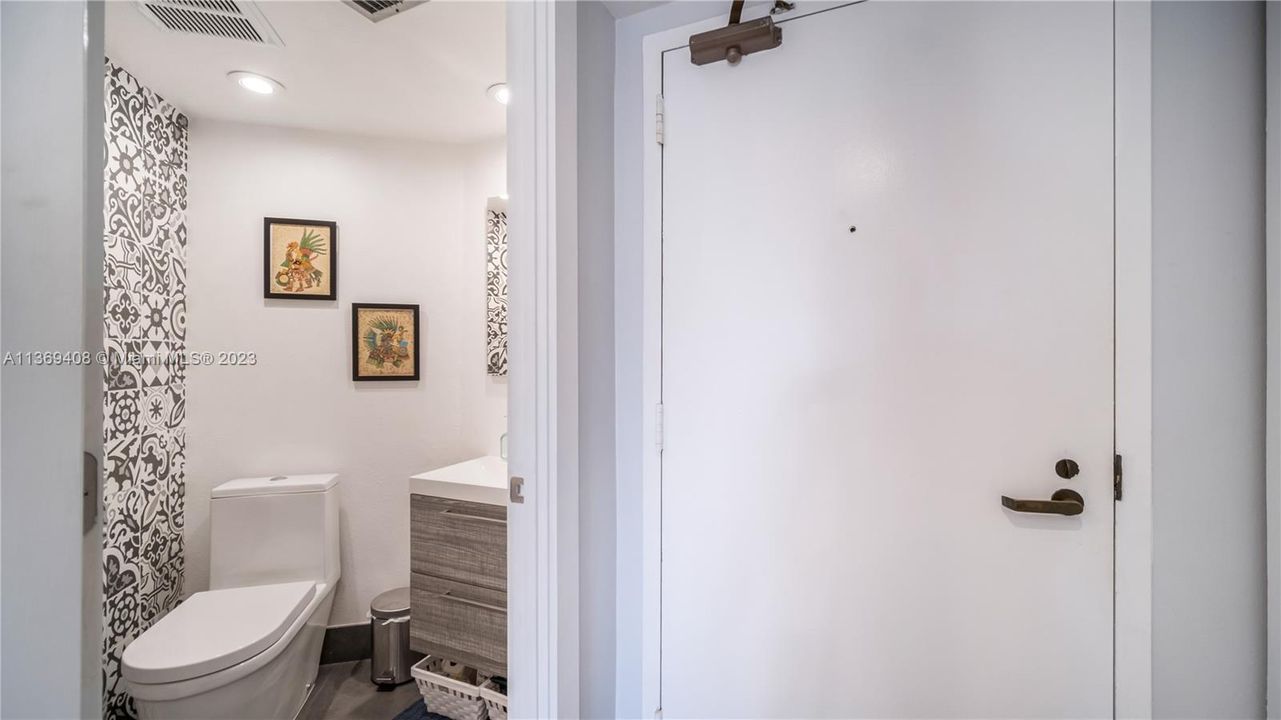 Recently Sold: $459,900 (1 beds, 1 baths, 724 Square Feet)