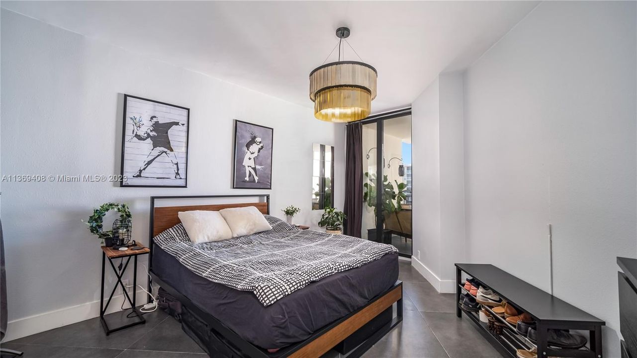 Recently Sold: $459,900 (1 beds, 1 baths, 724 Square Feet)