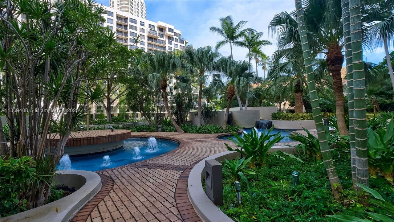 Recently Sold: $459,900 (1 beds, 1 baths, 724 Square Feet)