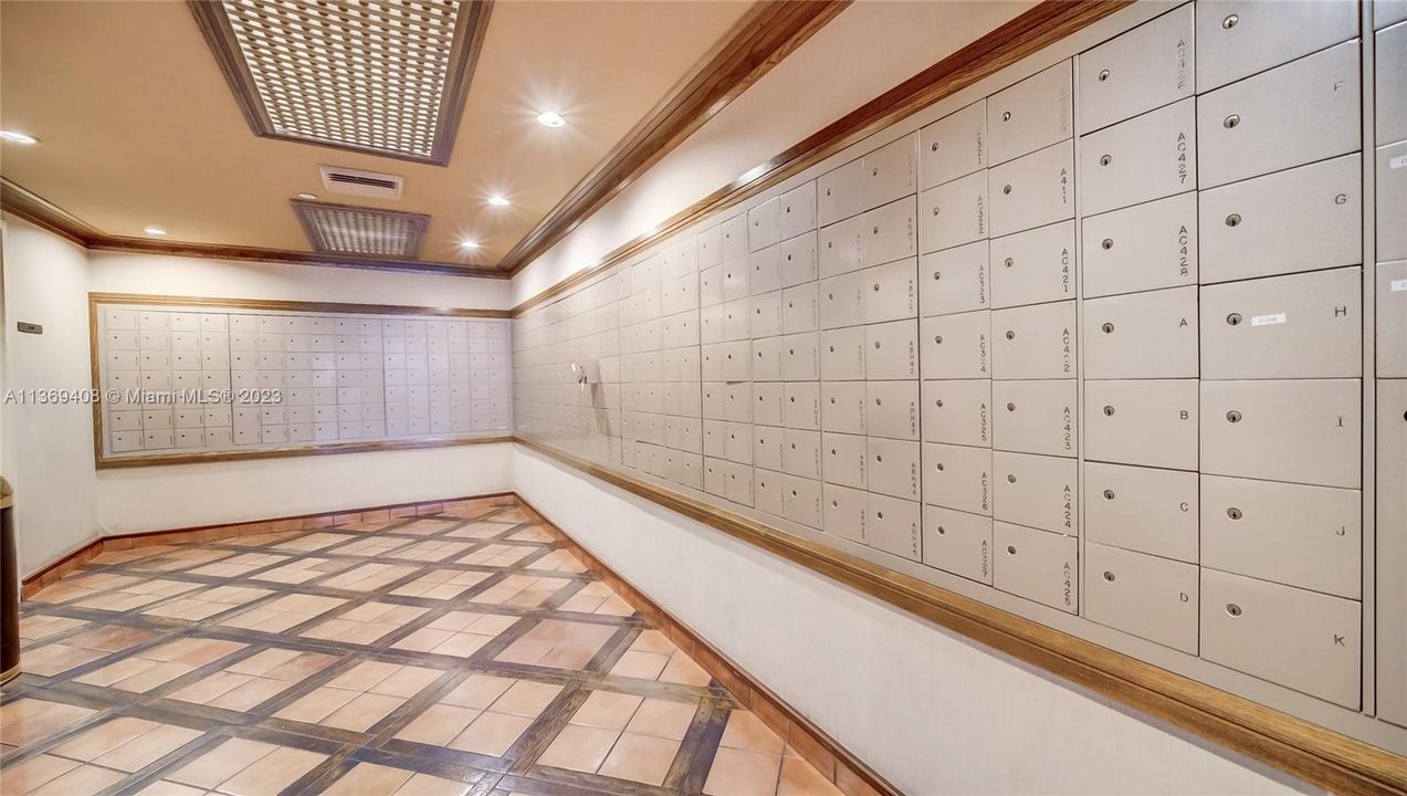 Recently Sold: $459,900 (1 beds, 1 baths, 724 Square Feet)