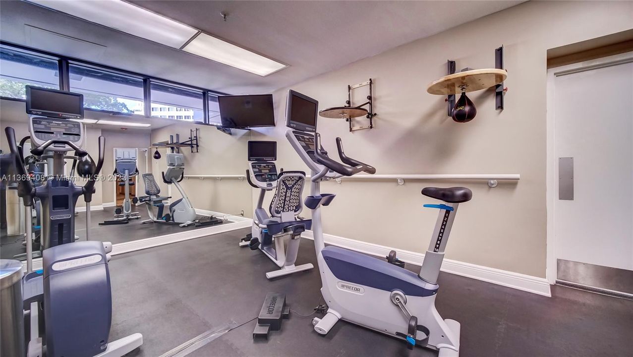 Recently Sold: $459,900 (1 beds, 1 baths, 724 Square Feet)