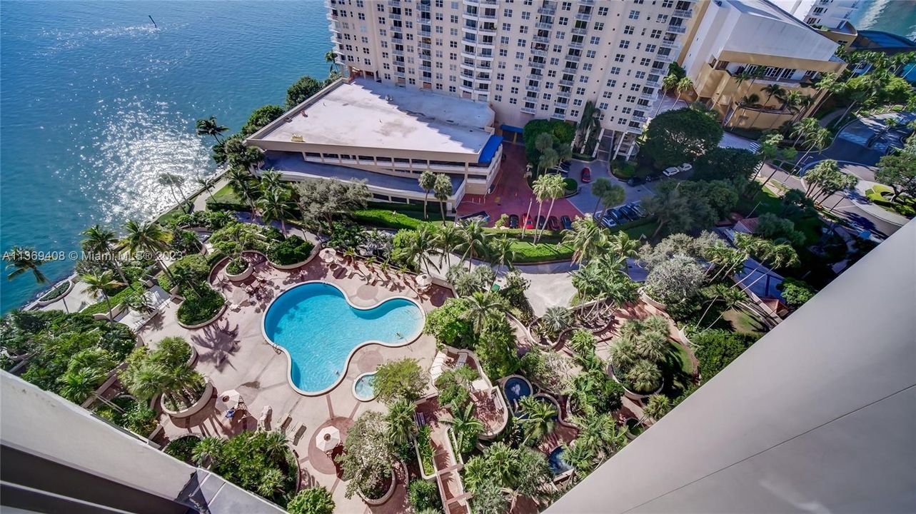 Recently Sold: $459,900 (1 beds, 1 baths, 724 Square Feet)