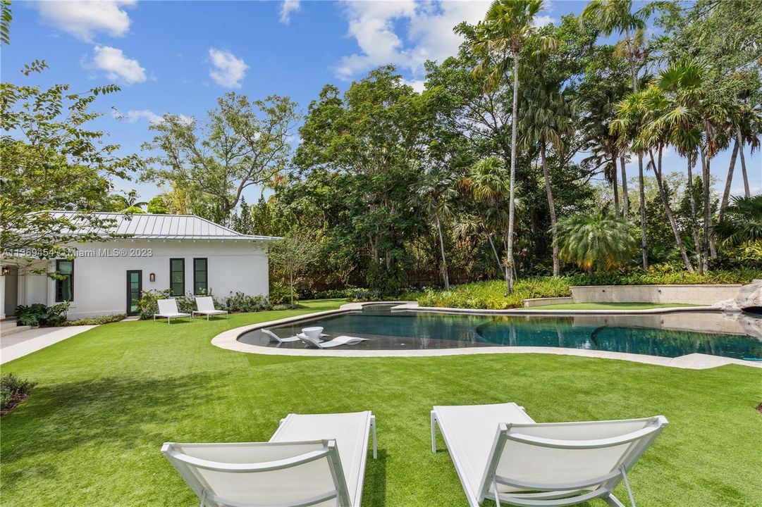 Vendido Recientemente: $6,595,000 (7 camas, 6 baños, 5825 Pies cuadrados)