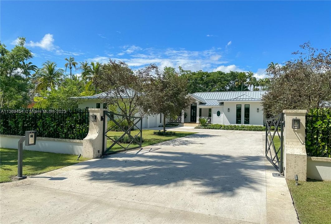 Vendido Recientemente: $6,595,000 (7 camas, 6 baños, 5825 Pies cuadrados)