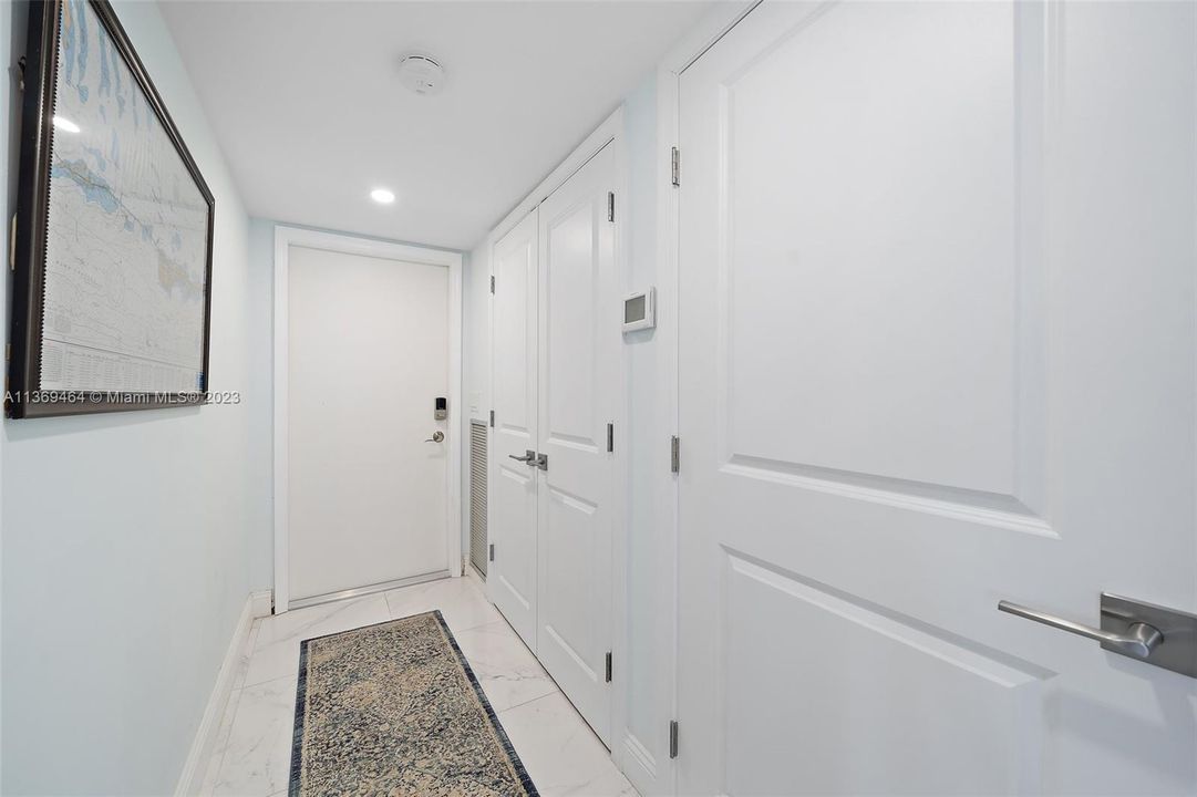 Recently Sold: $650,000 (2 beds, 2 baths, 1233 Square Feet)