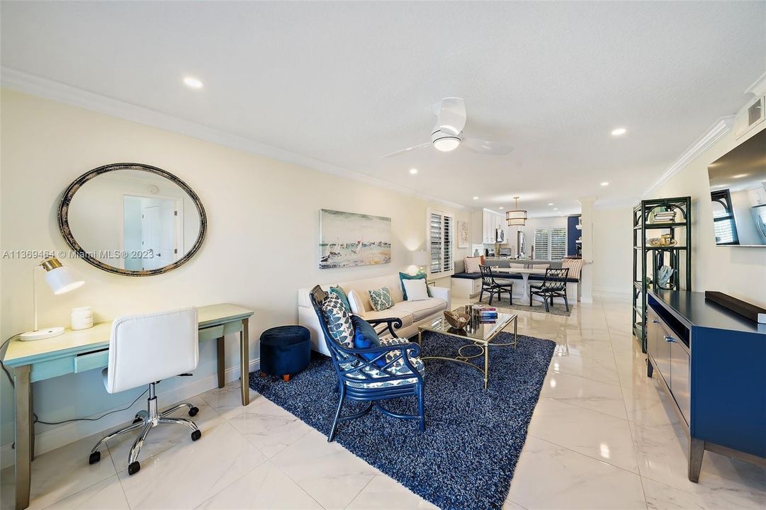 Recently Sold: $650,000 (2 beds, 2 baths, 1233 Square Feet)