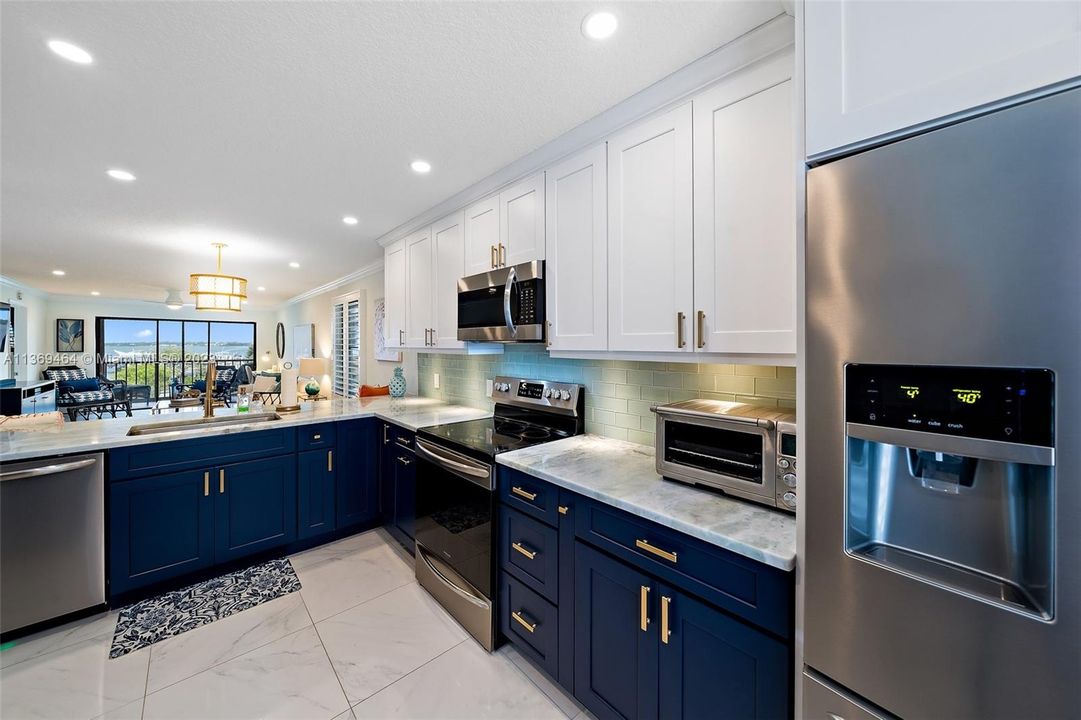 Recently Sold: $650,000 (2 beds, 2 baths, 1233 Square Feet)