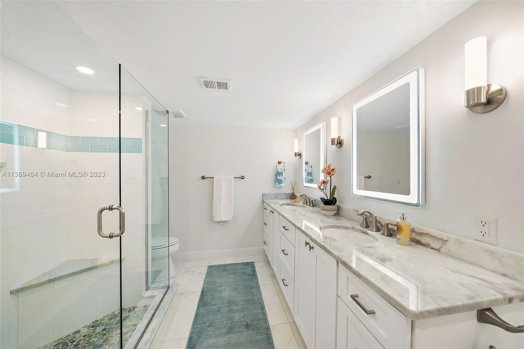 Recently Sold: $650,000 (2 beds, 2 baths, 1233 Square Feet)