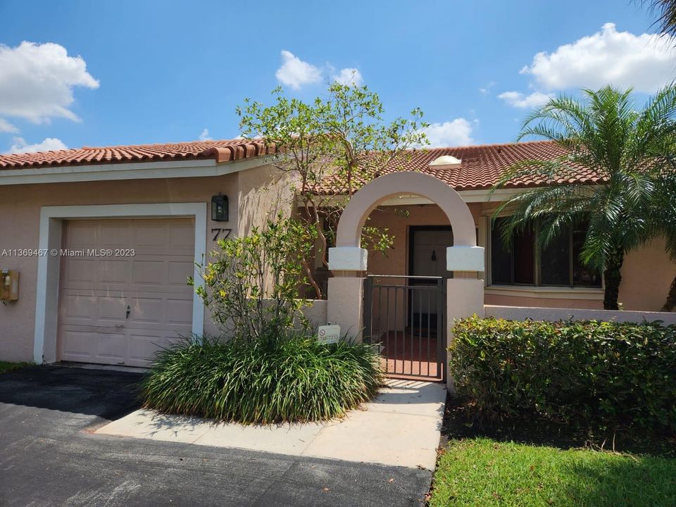 Recently Sold: $525,000 (3 beds, 2 baths, 1393 Square Feet)