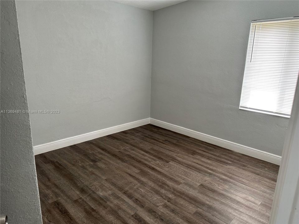 Recently Sold: $400,000 (3 beds, 1 baths, 1046 Square Feet)