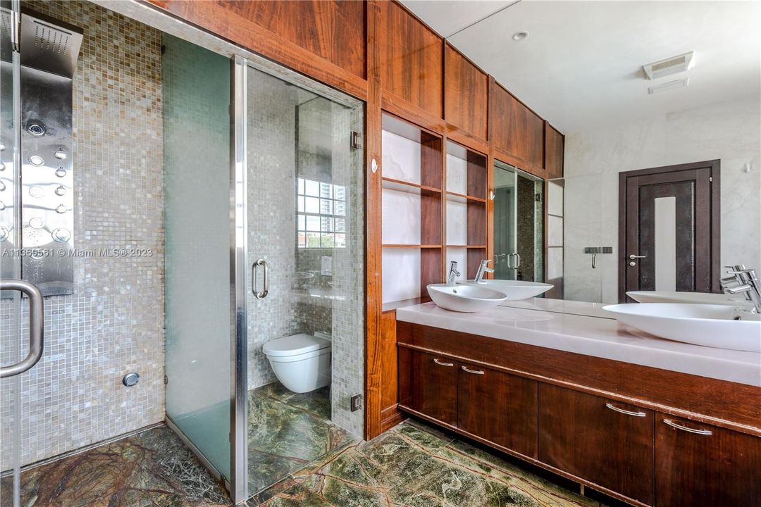 Недавно арендовано: $14,999 (6 спален, 4 ванн, 2934 Квадратных фут)