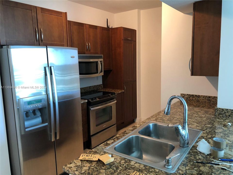 Recently Sold: $285,000 (1 beds, 1 baths, 805 Square Feet)