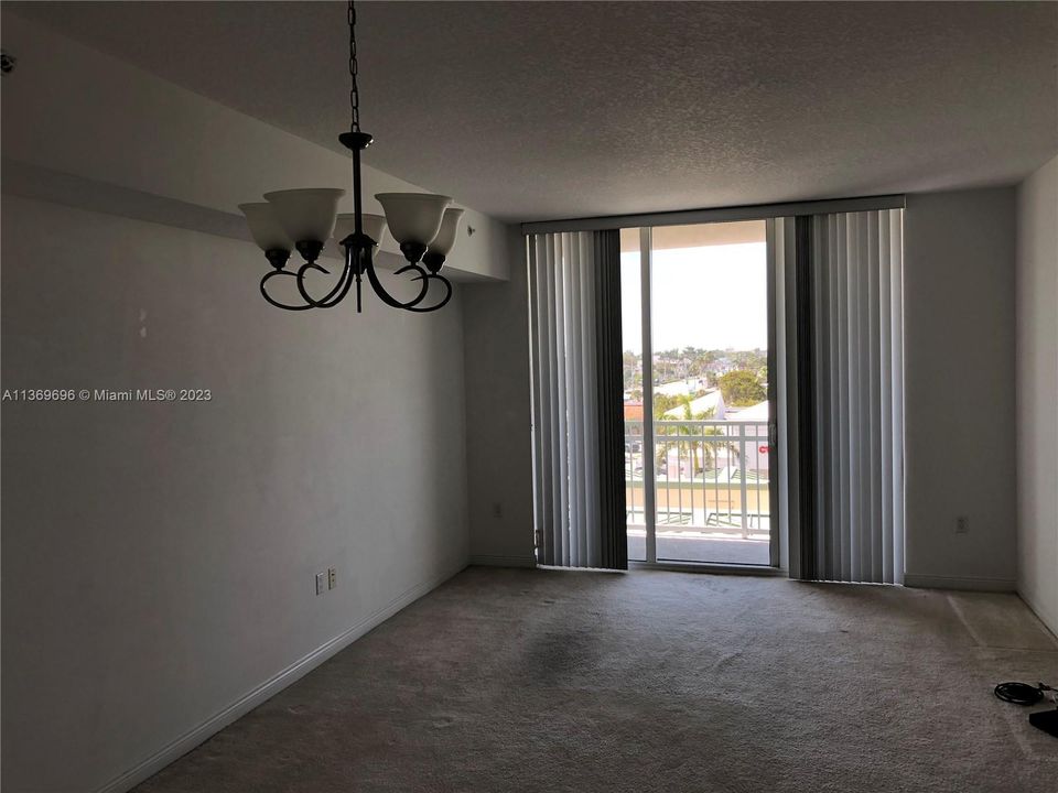 Recently Sold: $285,000 (1 beds, 1 baths, 805 Square Feet)